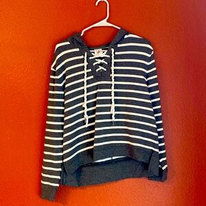 CAbi style 5324 - windward Hoodie - SM